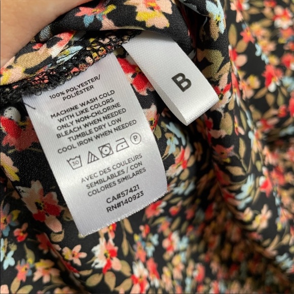 Floral Loft Blouse - Picture 5 of 5